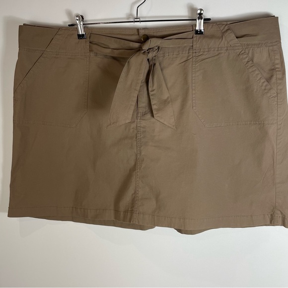 Lane Bryant Camel Colored Tie Belt Front Skort Women’s Size 26 - Picture 1 of 7